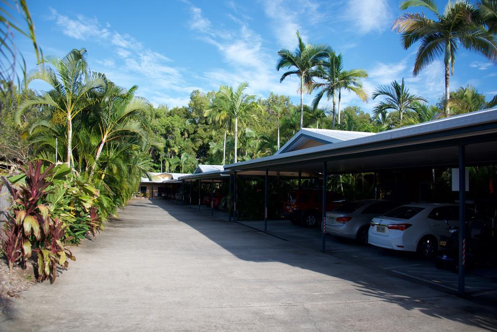 Lazy Lizard Motor Inn Port Douglas Buitenkant foto